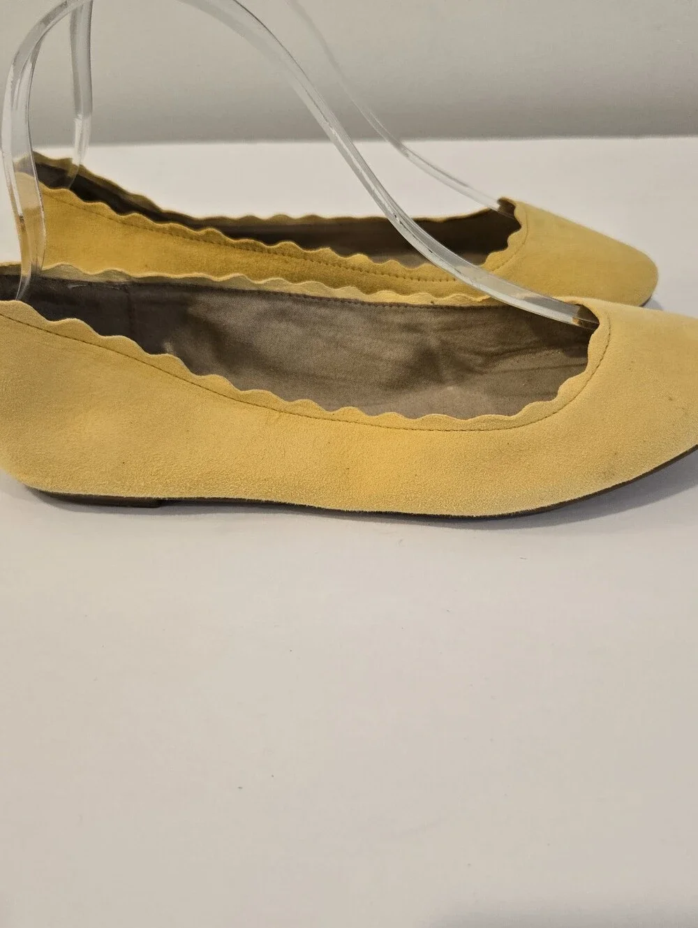 Kelly Katie yellow Leather Ballet Flats Shoes Sz 7 Scalloped Office Comfort
